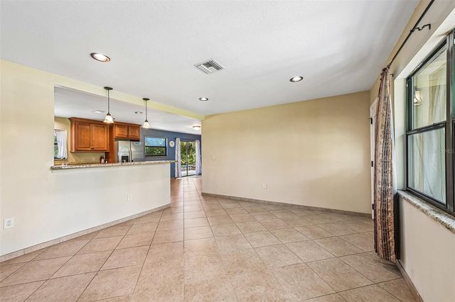 3304 SWAAN LANE, Sarasota, FL 34235
