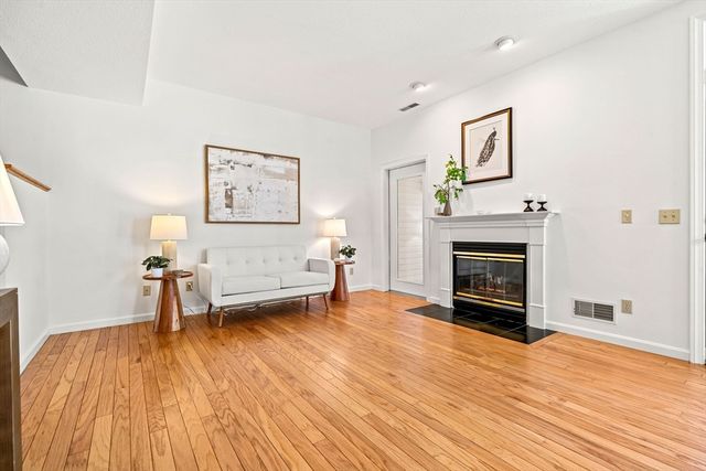 25 Pond Lane 25, Burlington, MA 01803