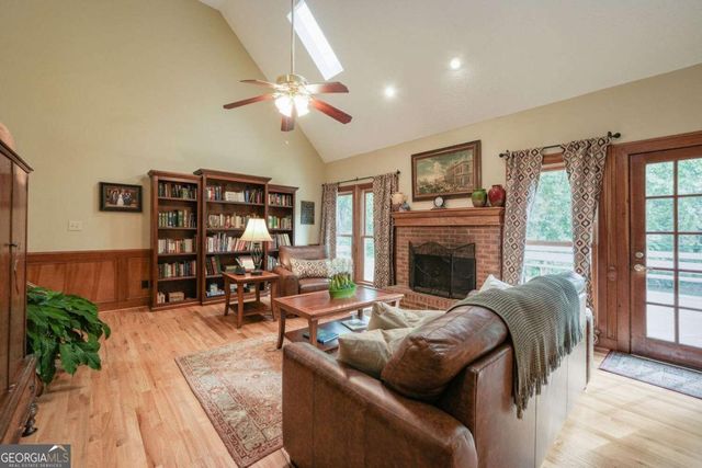 245 Emily Drive SW, Lilburn, GA 30047