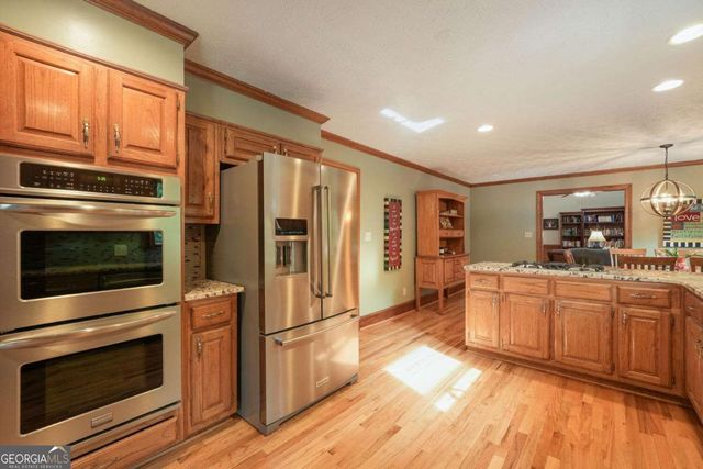 245 Emily Drive SW, Lilburn, GA 30047