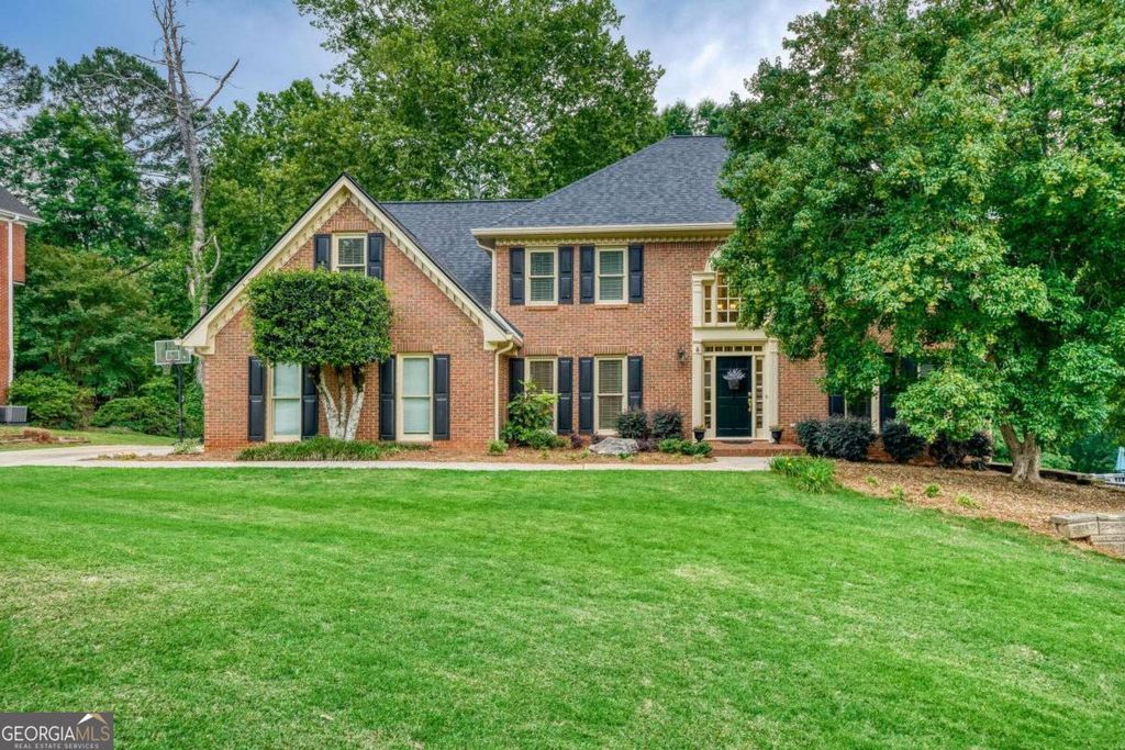 245 Emily Drive SW, Lilburn, GA 30047