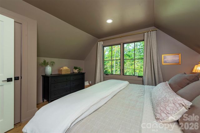 1156 Campbells Trace, Nebo, NC 28761