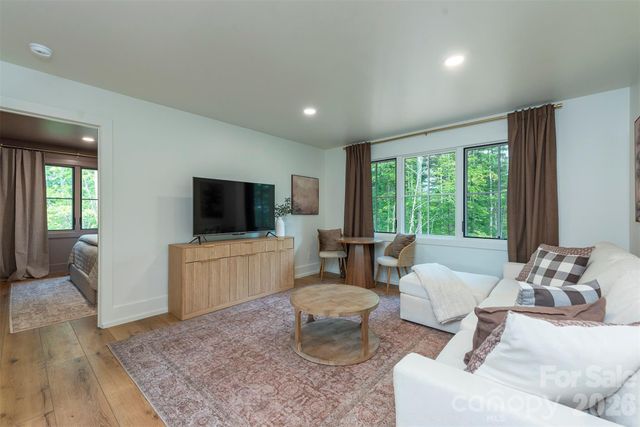 1156 Campbells Trace, Nebo, NC 28761