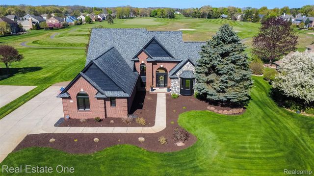 418 Gleneagles, Highland Charter Township, MI 48357