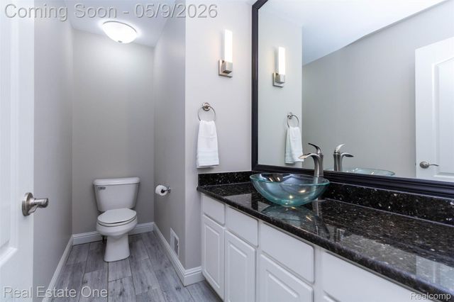 418 Gleneagles, Highland Charter Township, MI 48357