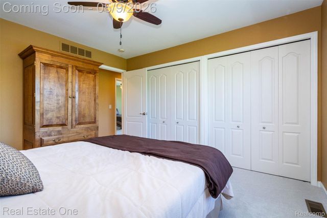 418 Gleneagles, Highland Charter Township, MI 48357