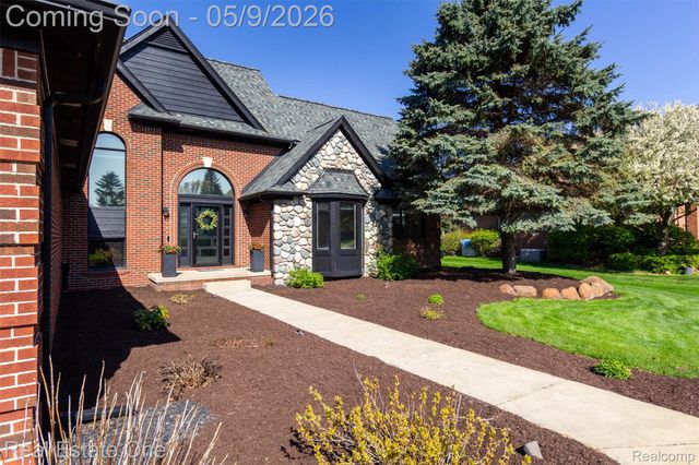 418 Gleneagles, Highland Charter Township, MI 48357