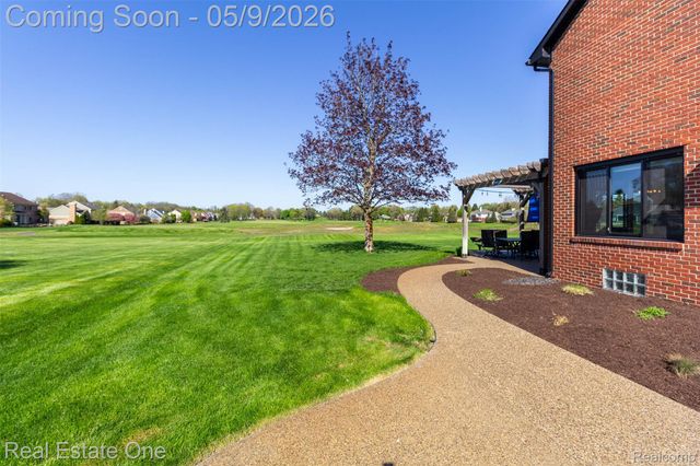 418 Gleneagles, Highland Charter Township, MI 48357