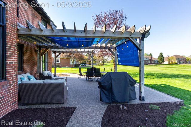 418 Gleneagles, Highland Charter Township, MI 48357