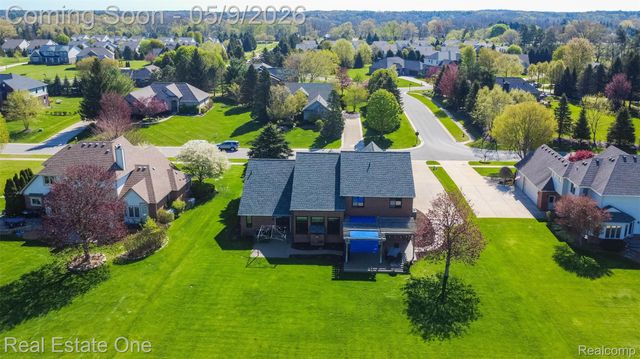 418 Gleneagles, Highland Charter Township, MI 48357