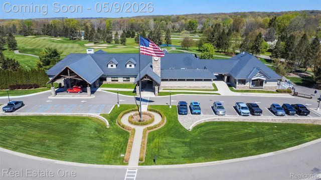 418 Gleneagles, Highland Charter Township, MI 48357