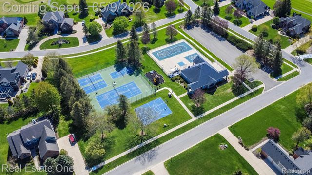418 Gleneagles, Highland Charter Township, MI 48357