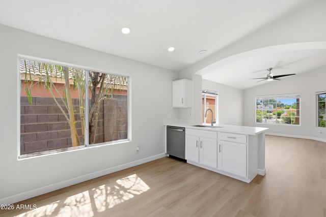 5214 W MORGAN Drive, Chandler, AZ 85226