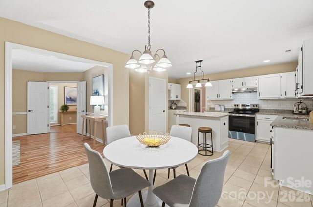 730 Fredricksburg Road, Matthews, NC 28105