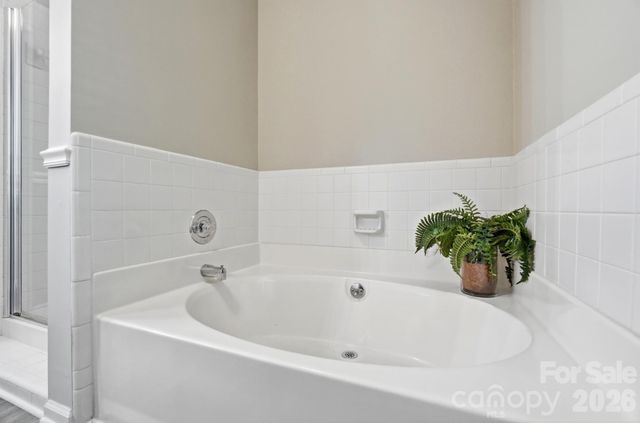 730 Fredricksburg Road, Matthews, NC 28105