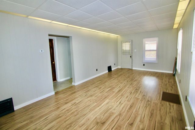 2318 N FLORA Avenue, Peoria, IL 61604