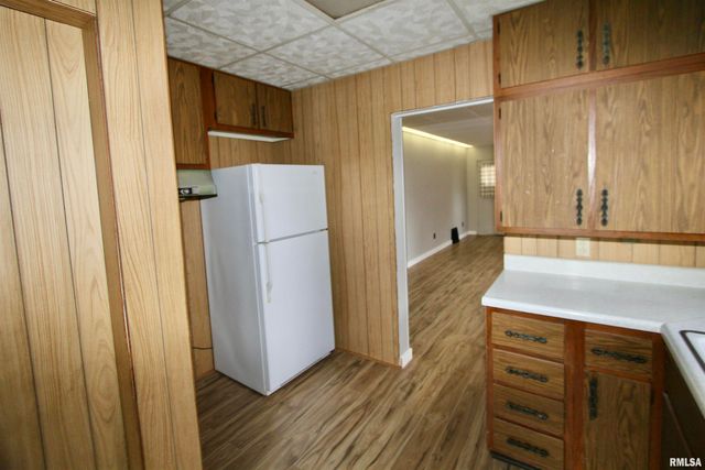 2318 N FLORA Avenue, Peoria, IL 61604