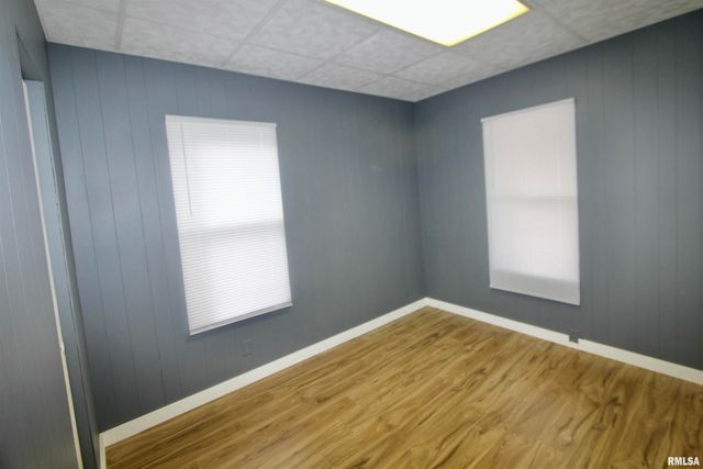 2318 N FLORA Avenue, Peoria, IL 61604