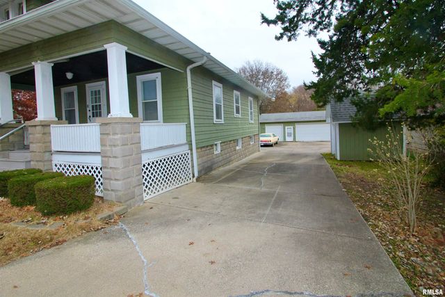 2318 N FLORA Avenue, Peoria, IL 61604