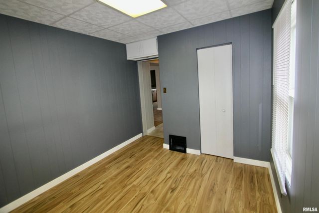 2318 N FLORA Avenue, Peoria, IL 61604