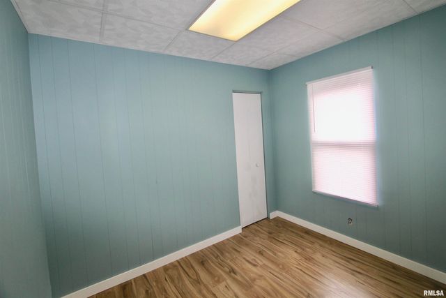 2318 N FLORA Avenue, Peoria, IL 61604