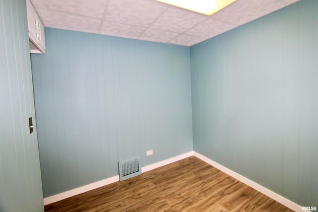 2318 N FLORA Avenue, Peoria, IL 61604