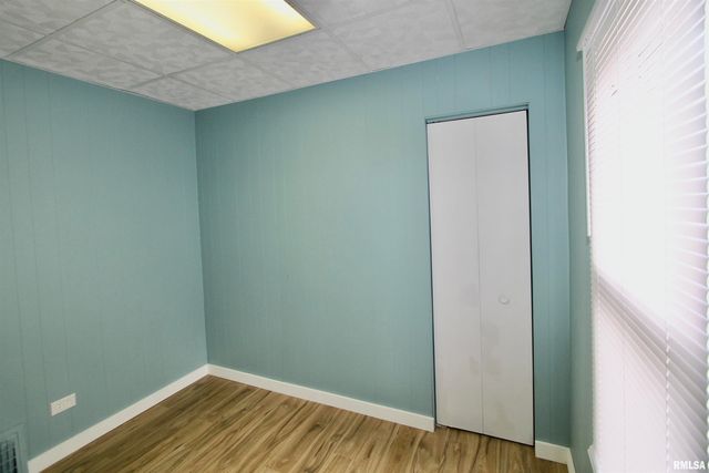 2318 N FLORA Avenue, Peoria, IL 61604