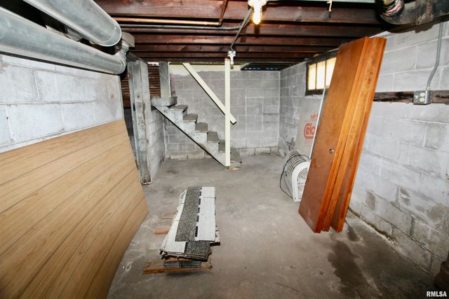 2318 N FLORA Avenue, Peoria, IL 61604