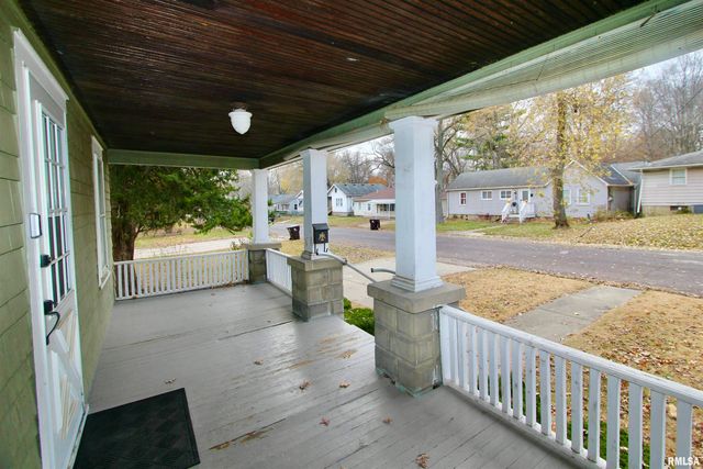 2318 N FLORA Avenue, Peoria, IL 61604