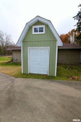 2318 N FLORA Avenue, Peoria, IL 61604