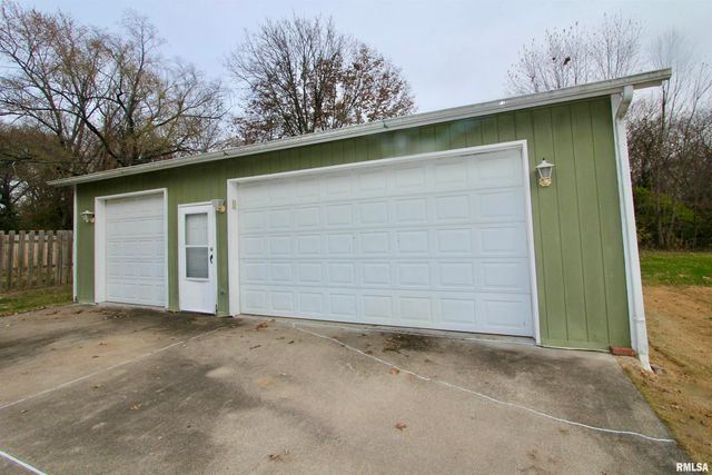 2318 N FLORA Avenue, Peoria, IL 61604