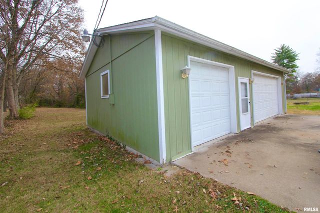 2318 N FLORA Avenue, Peoria, IL 61604