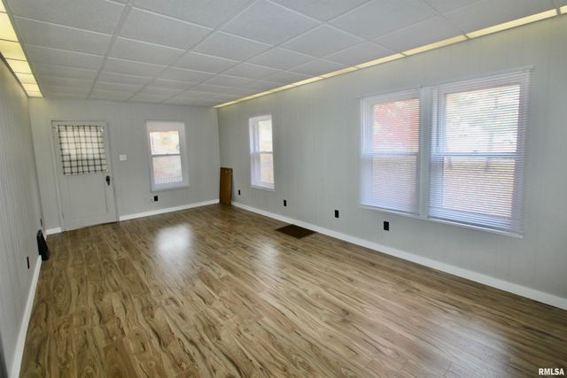 2318 N FLORA Avenue, Peoria, IL 61604