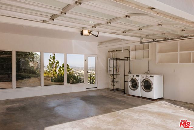 8555 Hollywood Boulevard, Los Angeles, CA 90069