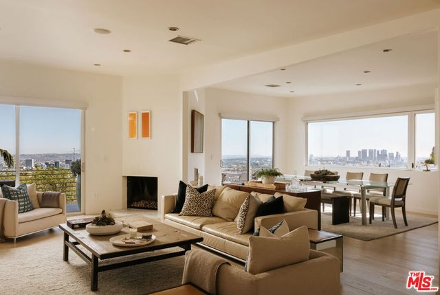 8555 Hollywood Boulevard, Los Angeles, CA 90069