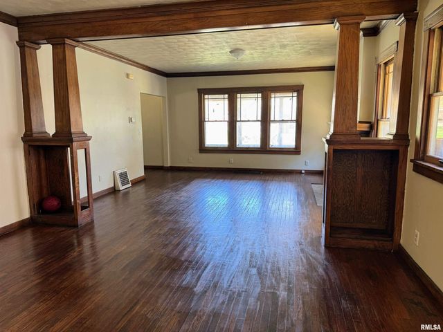 1700 W SMITH Street, Peoria, IL 61605