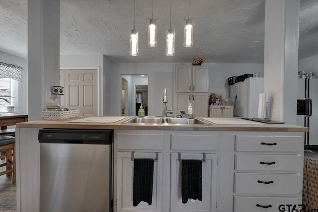 110 Church Street, Winona, TX 75792