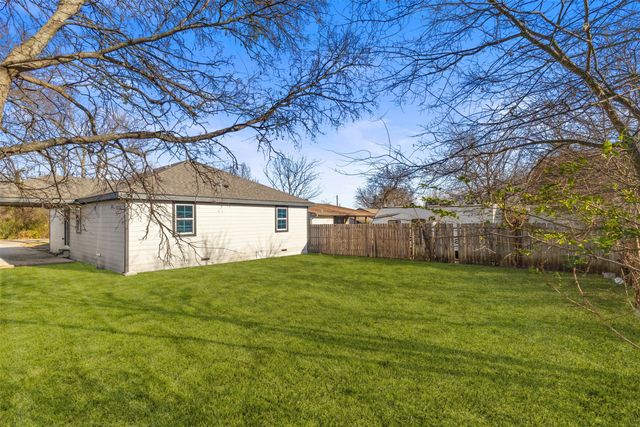 4325 Highland Street, Lancaster, TX 75134