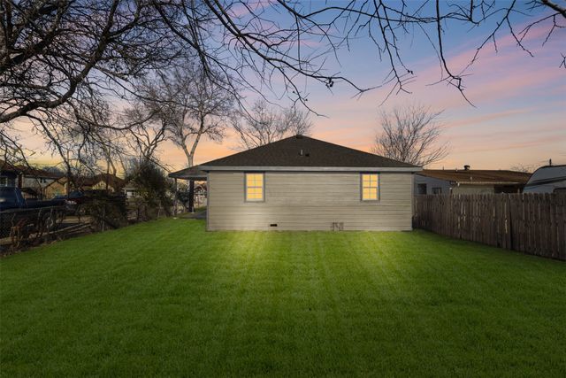 4325 Highland Street, Lancaster, TX 75134