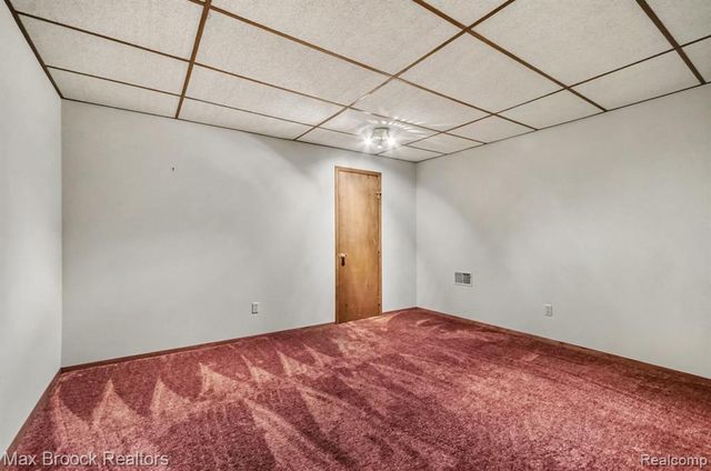 6925 W Church Street, Clarkston, MI 48346