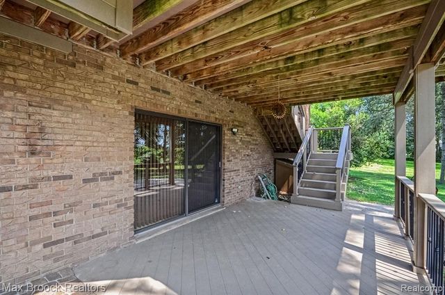 6925 W Church Street, Clarkston, MI 48346