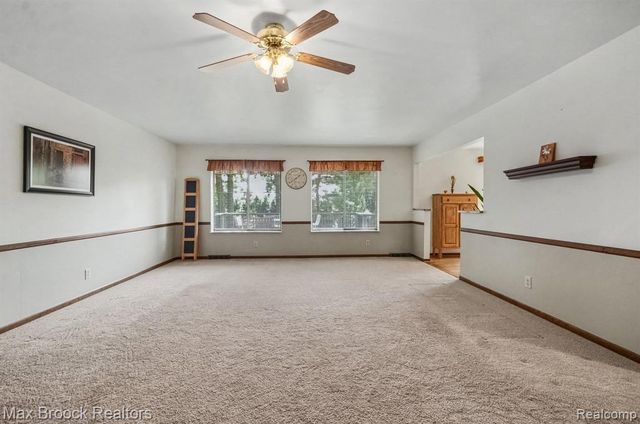 6925 W Church Street, Clarkston, MI 48346