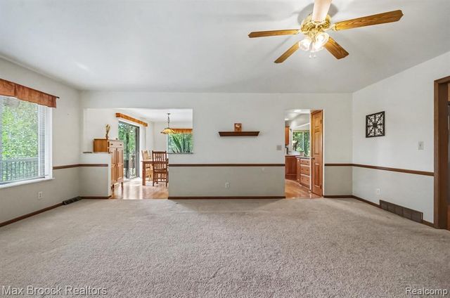 6925 W Church Street, Clarkston, MI 48346