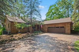 6925 W Church Street, Clarkston, MI 48346