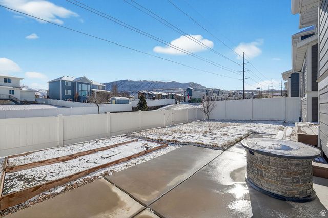 834 W DAYLIGHT DRIVE DR, Bluffdale, UT 84065