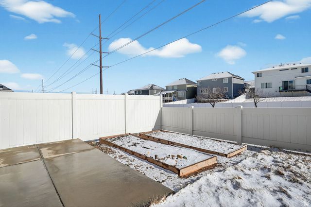 834 W DAYLIGHT DRIVE DR, Bluffdale, UT 84065