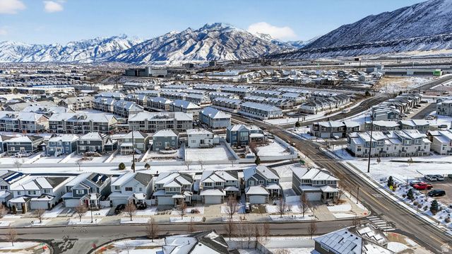 834 W DAYLIGHT DRIVE DR, Bluffdale, UT 84065