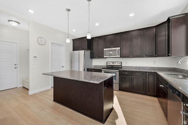 834 W DAYLIGHT DRIVE DR, Bluffdale, UT 84065