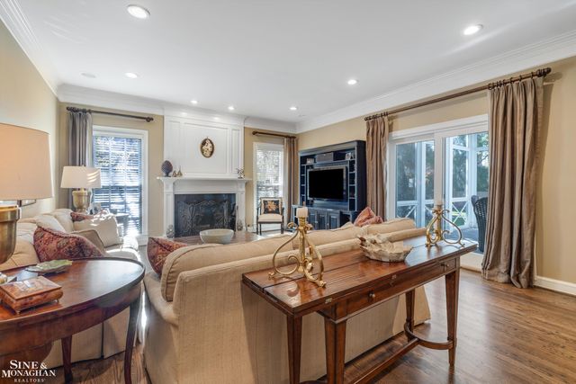 11 Dodge Place Place, Grosse Pointe, MI 48230