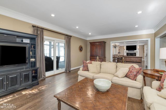 11 Dodge Place Place, Grosse Pointe, MI 48230